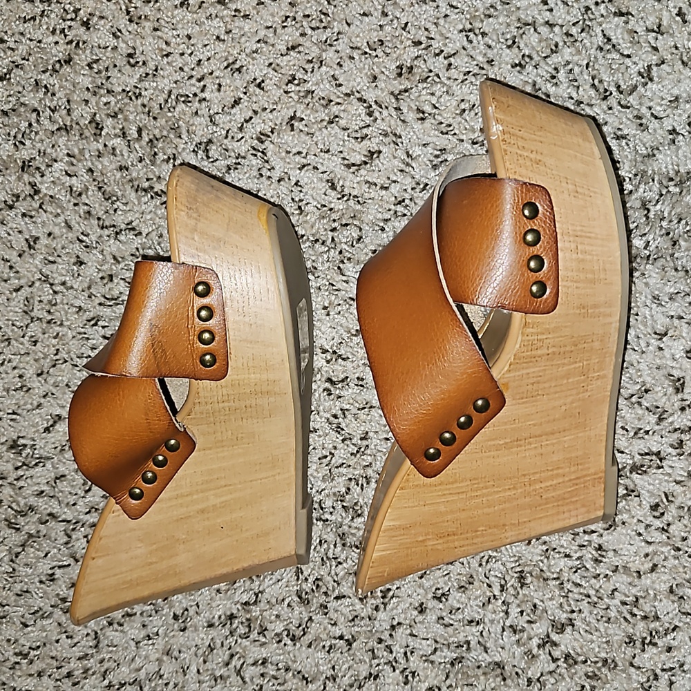 MOSSIMO SLIP-ON PLATFORM HEELS SIZE 11